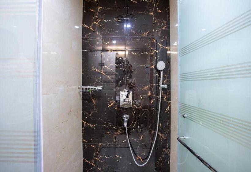 هتل The Avenue Grand