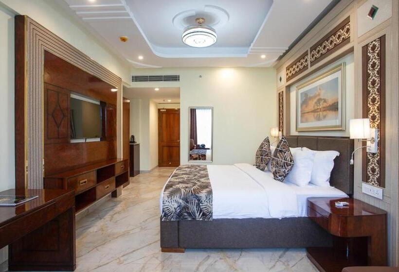 هتل The Avenue Grand