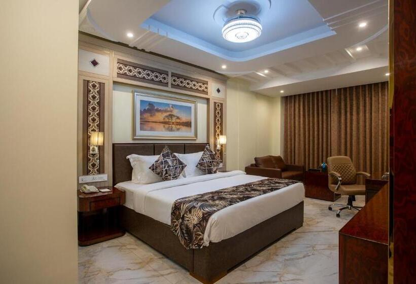 هتل The Avenue Grand