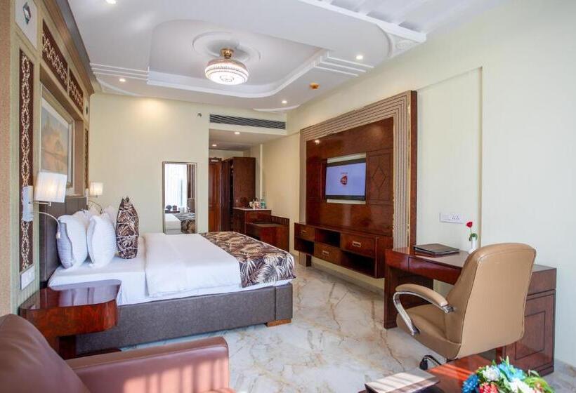 هتل The Avenue Grand