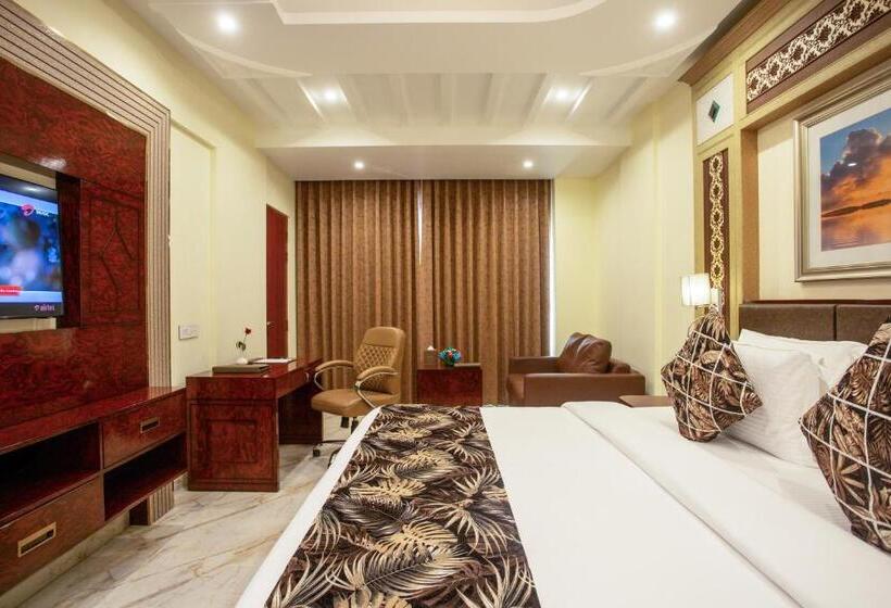 هتل The Avenue Grand