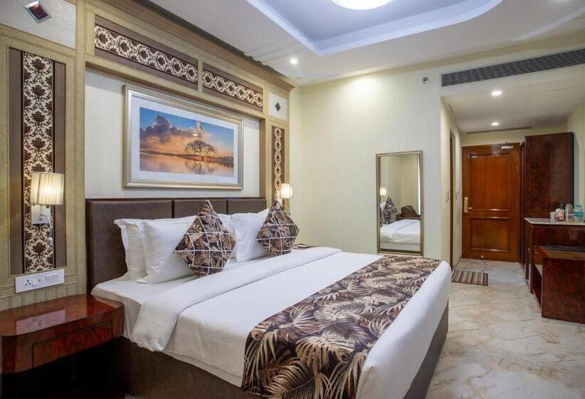 هتل The Avenue Grand