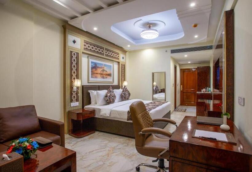 هتل The Avenue Grand