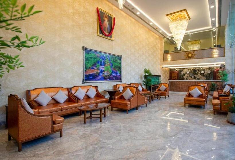 هتل The Avenue Grand