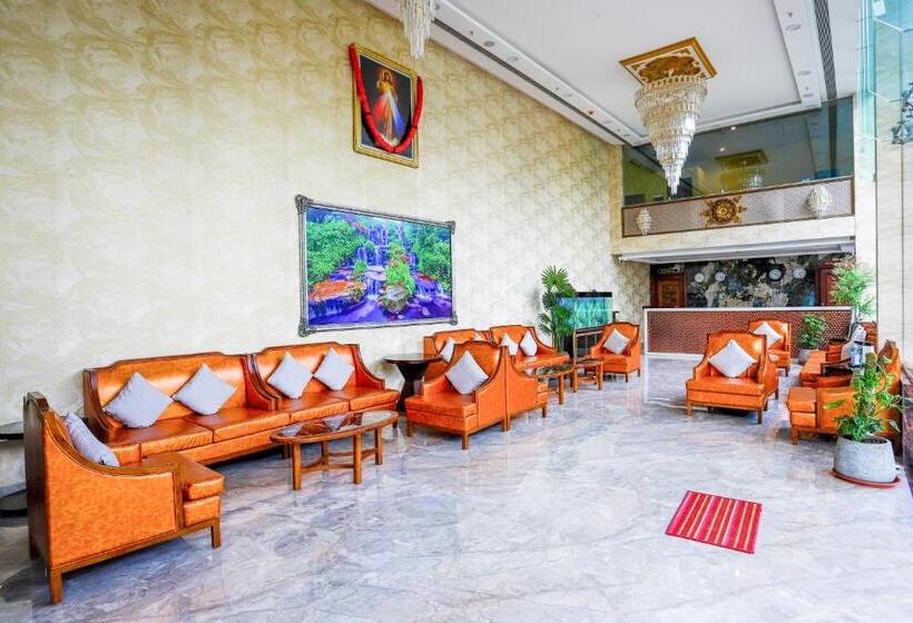 هتل The Avenue Grand