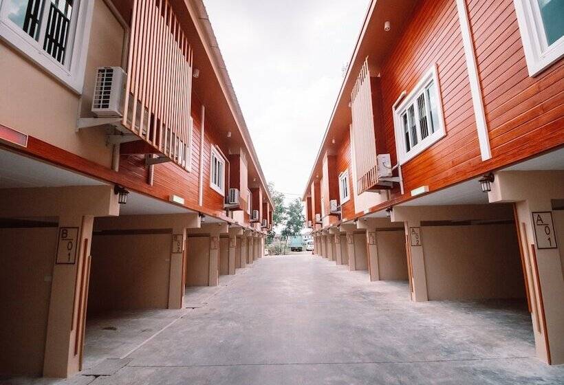 هتل Triple Trees Village