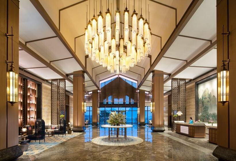 Отель Wanda Realm Guilin