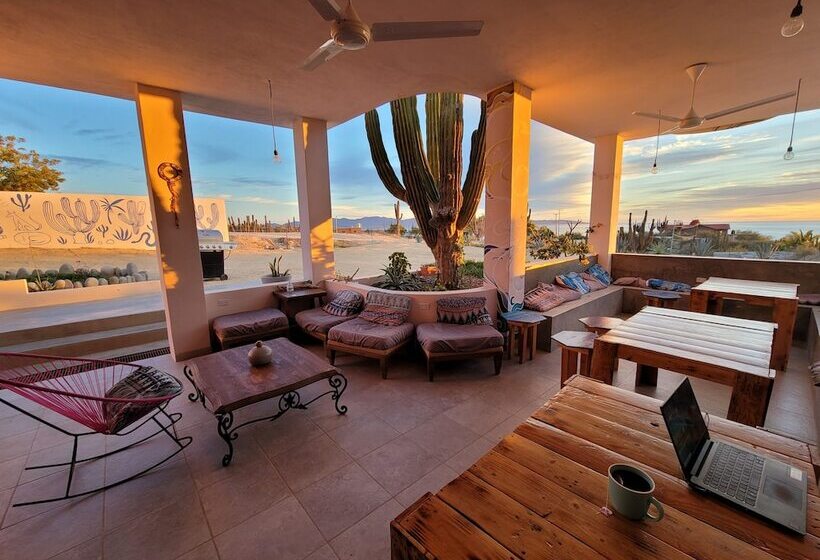 La Ventana Hostel