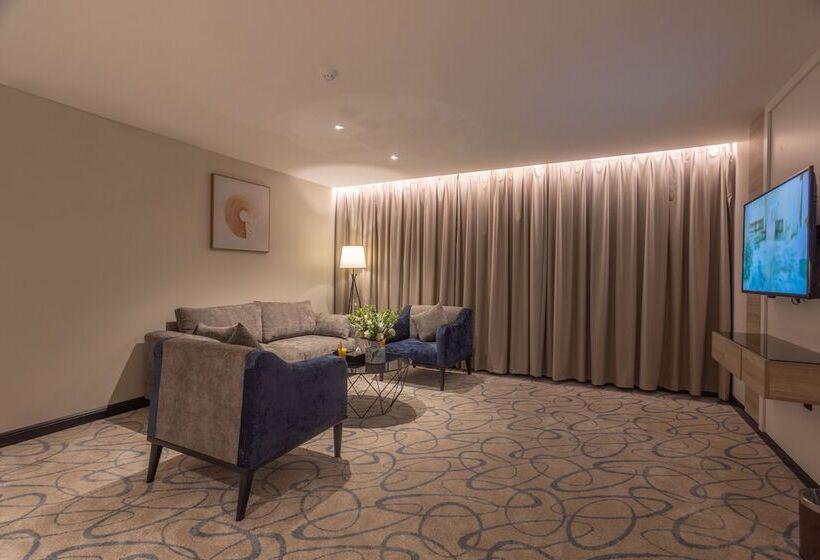Skyline Hotel & Suites