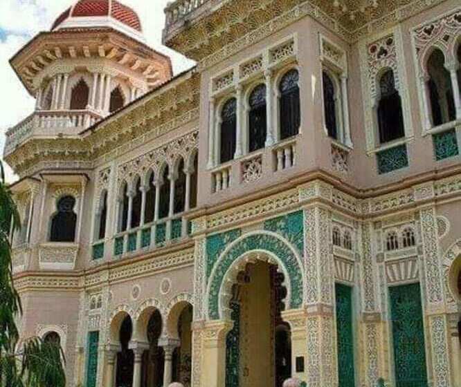 تختخواب و صبحانه Hostal Guerrillera