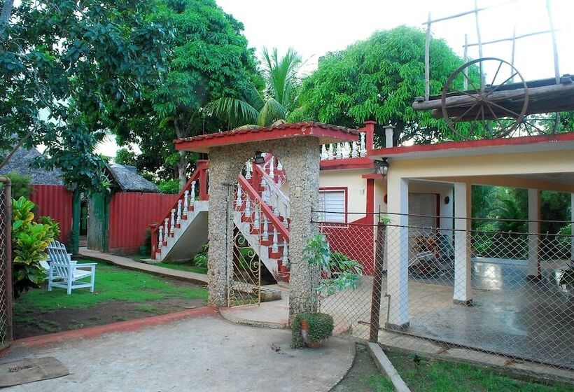 تختخواب و صبحانه Hostal Trujillo