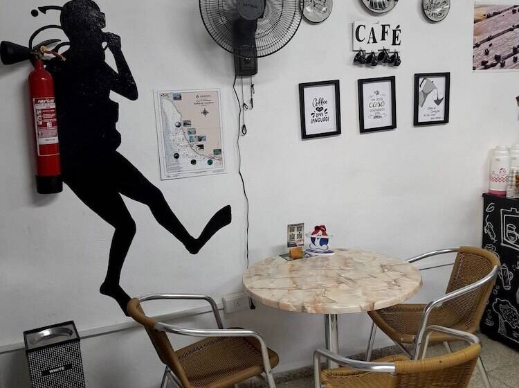 Hostal Acuarama