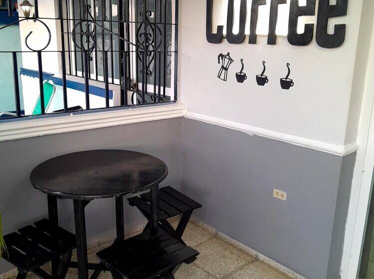 Hostal Acuarama