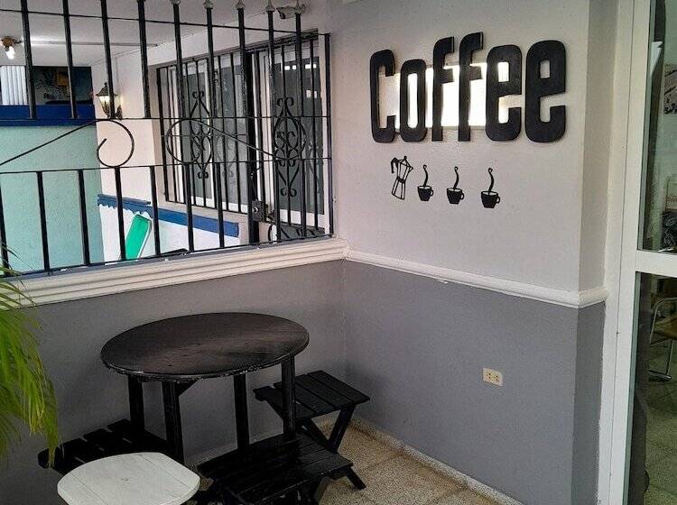 Hostal Acuarama