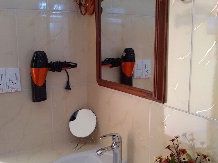 Hostal Acuarama