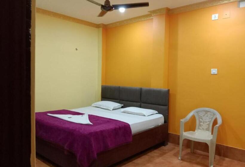 هتل Goroomgo Sahoo Palace Puri Prime Location Near Sea Beach Excellent Service With Parking Faciliti