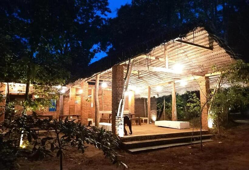هتل Hornbill Forest Habarana