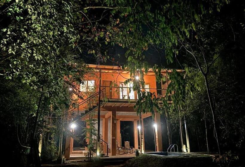 هتل Hornbill Forest Habarana