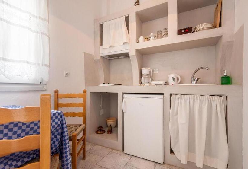 בית מלון כפרי Polyegos View