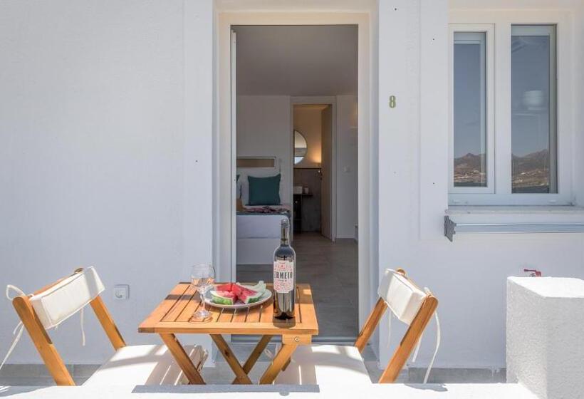 בית מלון כפרי Polyegos View