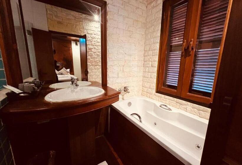 هتل Pumalin Villa