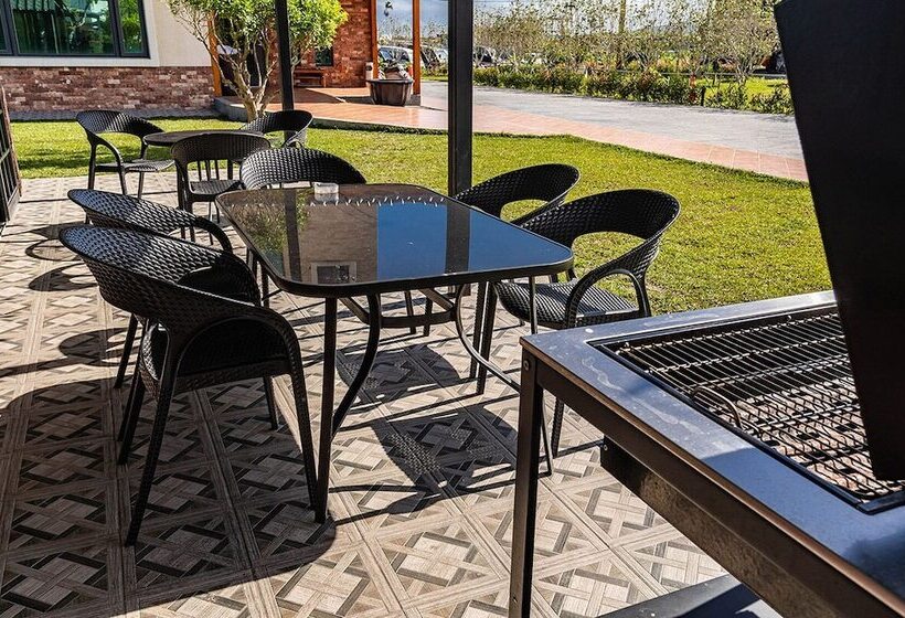 تختخواب و صبحانه Memories