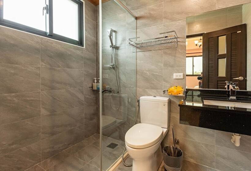 تختخواب و صبحانه Memories