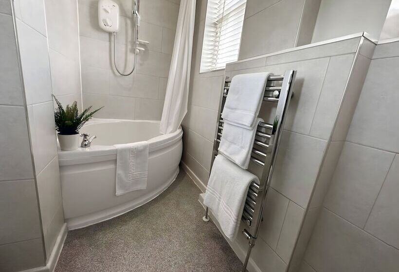 تختخواب و صبحانه Station Lounge & Rooms