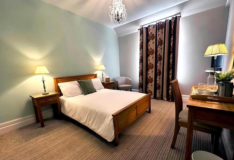 تختخواب و صبحانه Station Lounge & Rooms