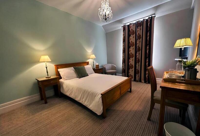 تختخواب و صبحانه Station Lounge & Rooms