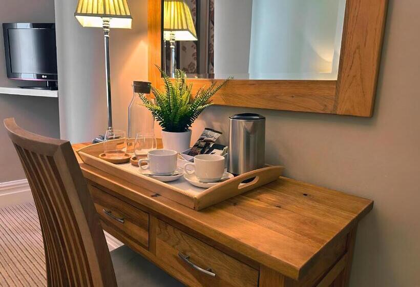 تختخواب و صبحانه Station Lounge & Rooms