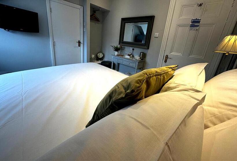 تختخواب و صبحانه Station Lounge & Rooms