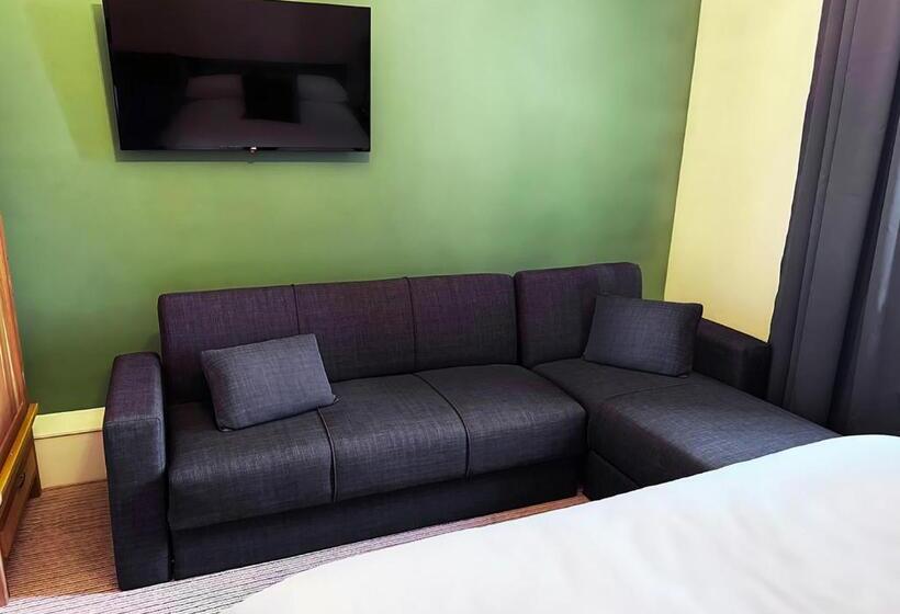 تختخواب و صبحانه Station Lounge & Rooms