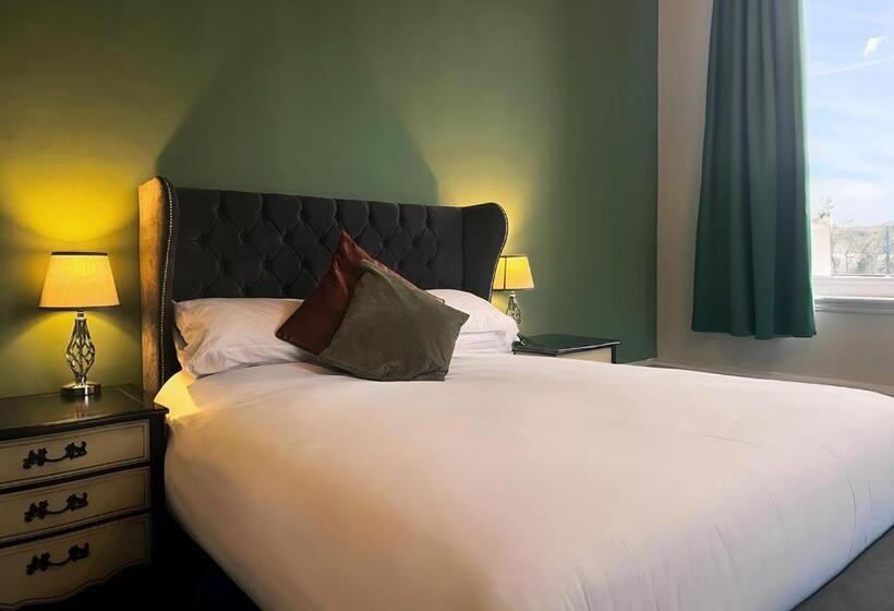 تختخواب و صبحانه Station Lounge & Rooms
