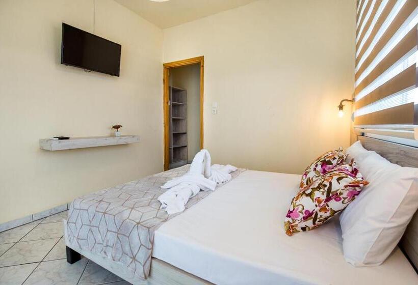 هتل Ianos Apartments