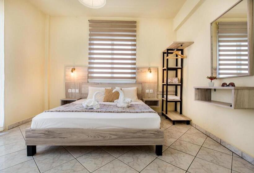 هتل Ianos Apartments