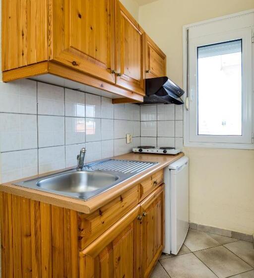 هتل Ianos Apartments