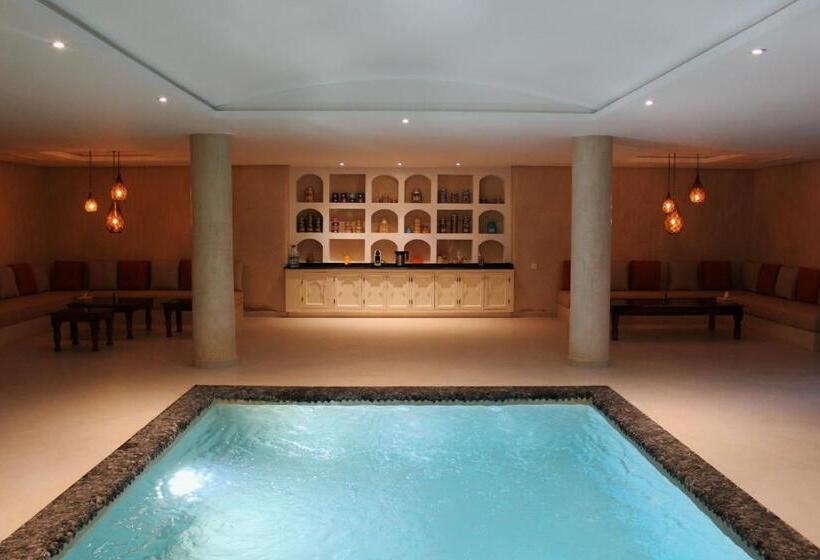 هتل Maison Kenoosha