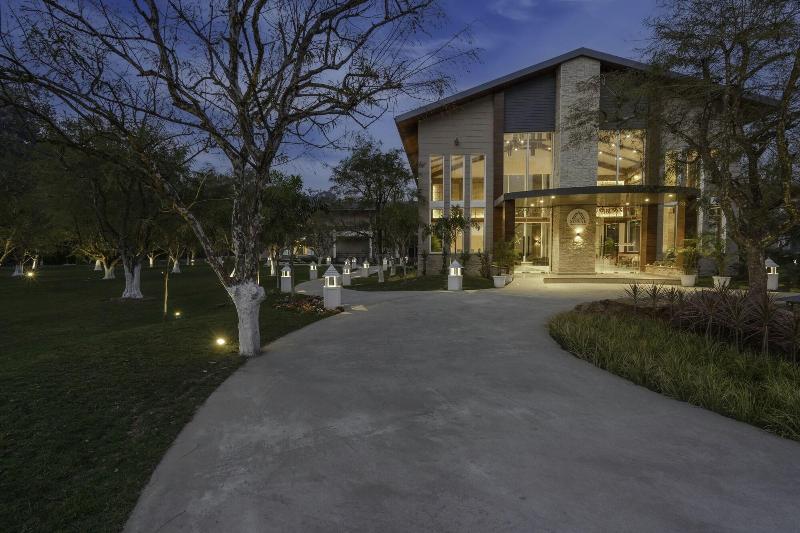 هتل Merak Resort Corbett