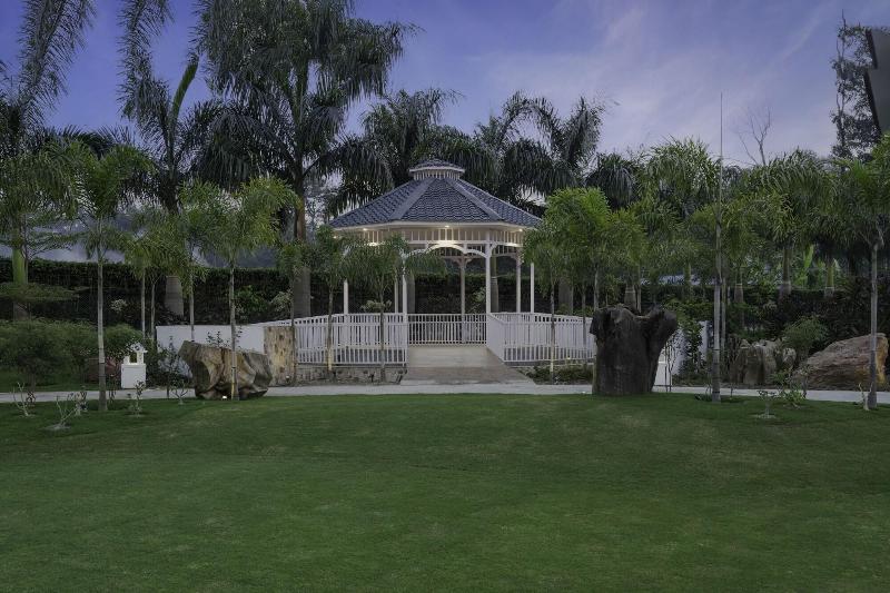 هتل Merak Resort Corbett