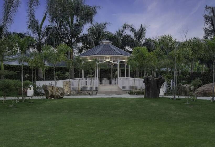 هتل Merak Resort Corbett