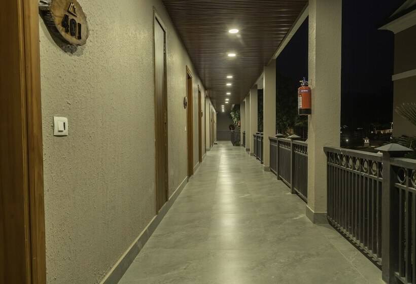 هتل Merak Resort Corbett