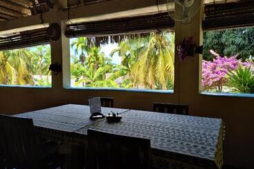 هتل Moheli Laka Lodge