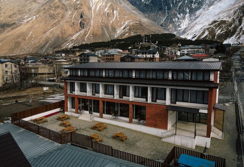 هتل Mountain House Kazbegi
