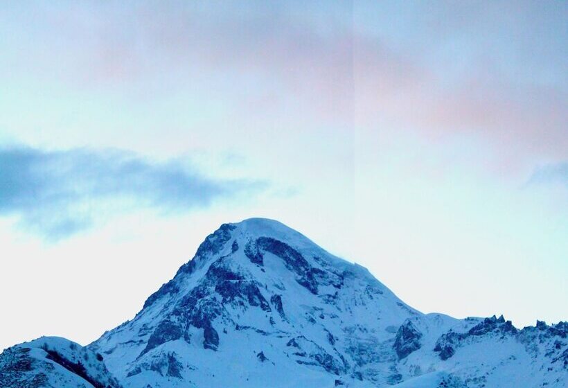 هتل Mountain House Kazbegi