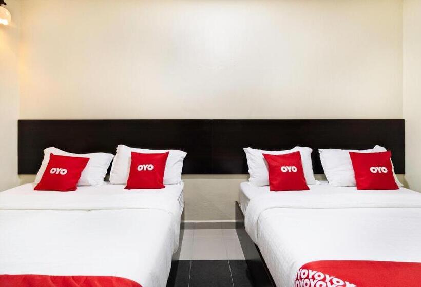 هتل Oyo 89960 Manjung Inn