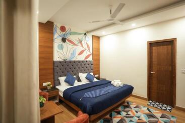 هتل Shalom Backpackers Mussoorie