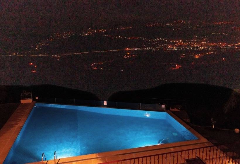 פנסיון Golden Mirror