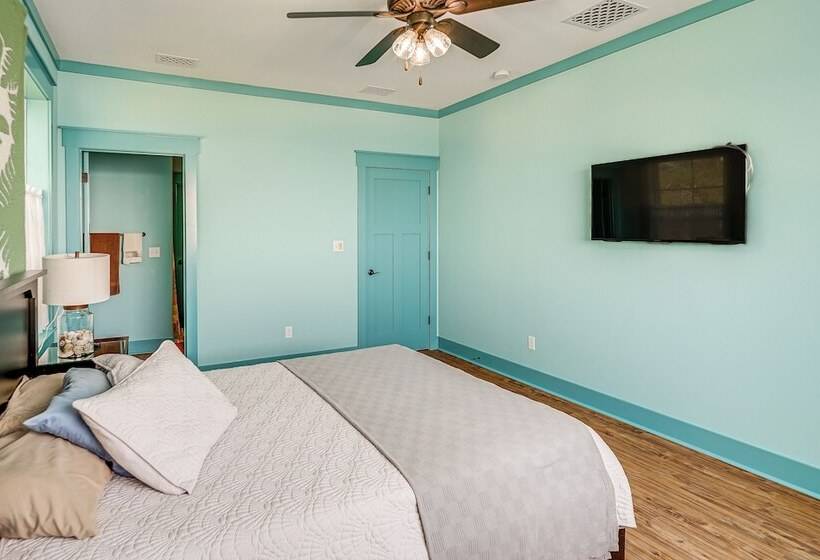 Beachfront St Teresa Home W/ Gulf Coast Views!