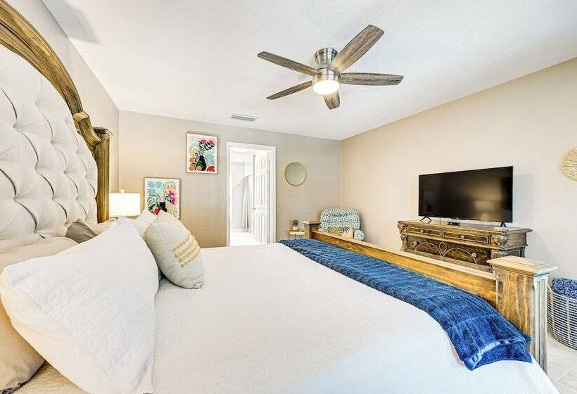 Saltwater Pool & Game Room: Gulf Coast Retreat